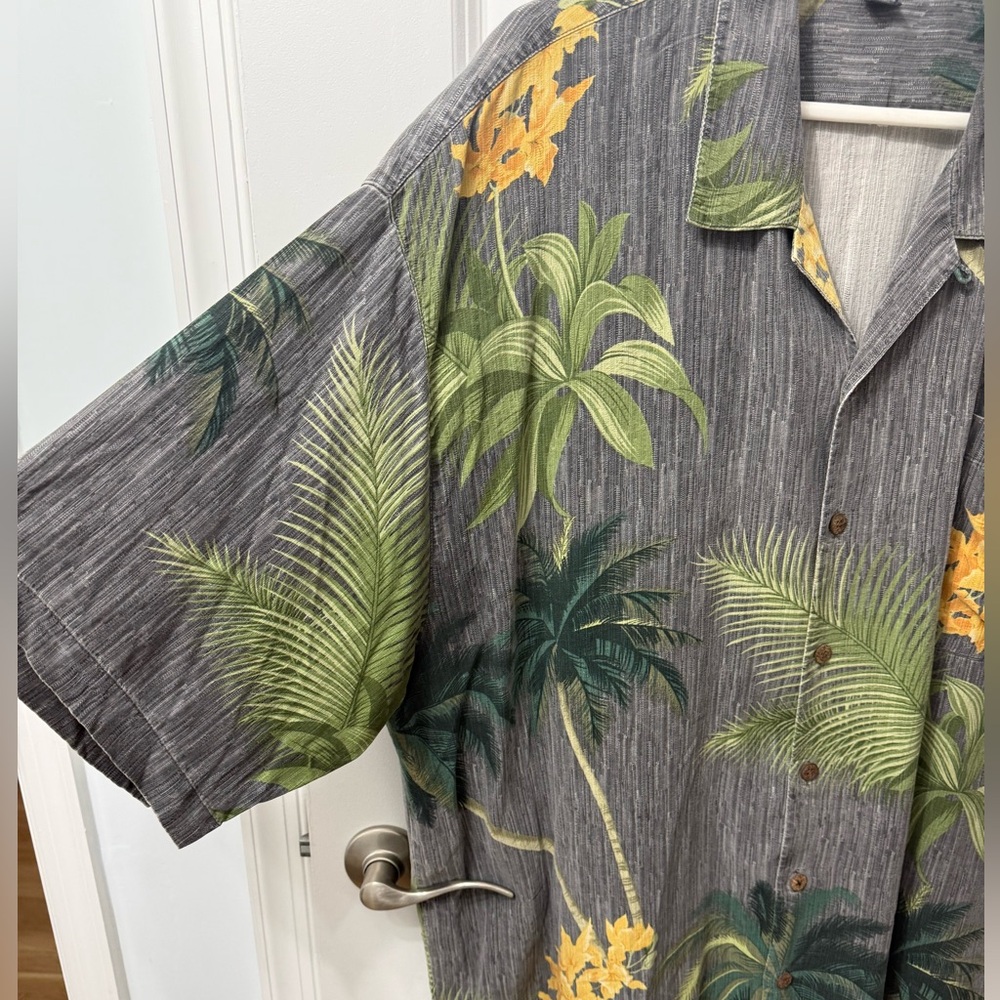 TOMMY BAHAMA Mens 100% SILK Tropical Floral Print Pocketed Camp Cabana Shirt XXL - Picture 3 of 5